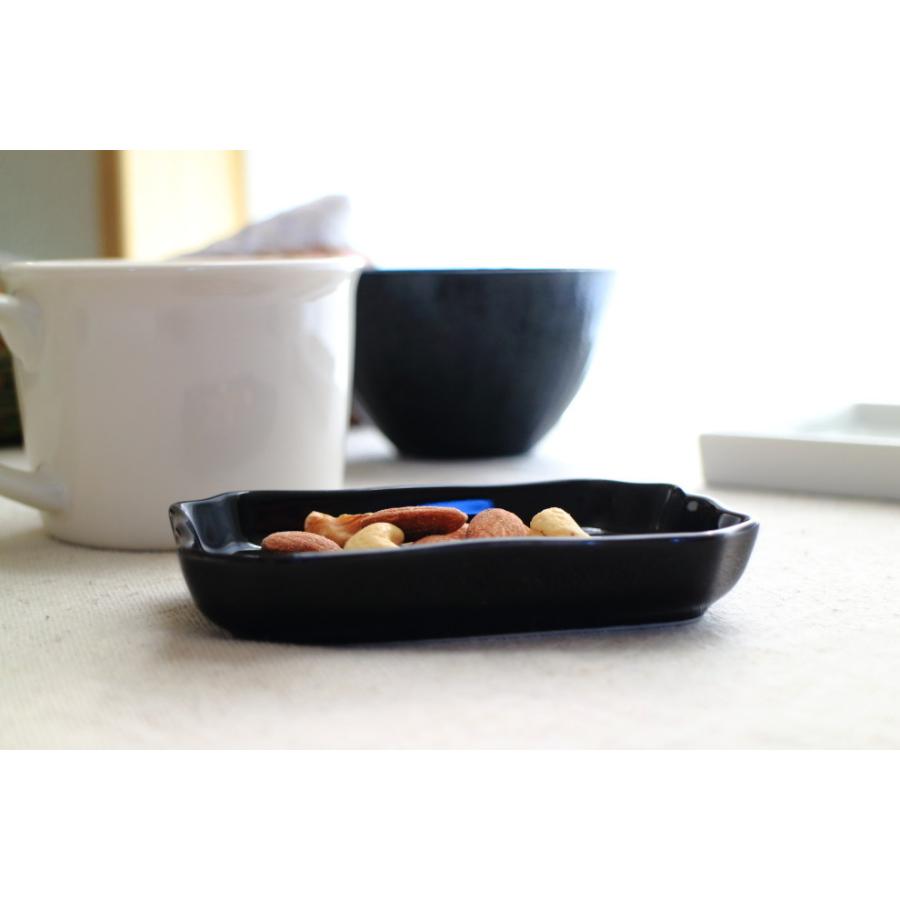 黒ツヤ 角切りスクエアプレート 11 5cm 国産 美濃焼 小皿 中皿 取り皿 プレート スクエアプレート 角皿 黒い 黒い食器 カフェ 器 お皿 Y9 0647 セラポッケ かわいい陶器のお店 通販 Yahoo ショッピング