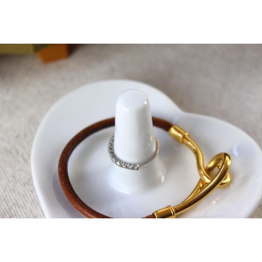 陶器製のハートのリングスタンド 日本製 美濃焼 指輪置き アクセサリー