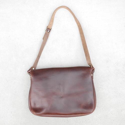 FERNAND LEATHER Horizontal Latch Pouch/L : CG-STORE - 通販 - Yahoo