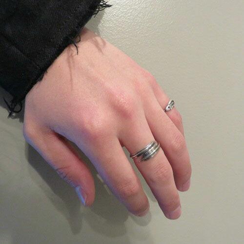 アティース（Atease） Atease SMALL FEATHER RING 佐藤健さん着用 : CG 