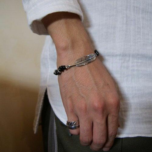 Atease feather atease バングル atease 2種セット フェザー バングル ブレスレットシルバー 真鍮 シルバー ダブルフェザーバングル ステンレス BRACELET 伝統と遊び心を織り交ぜた細かなアートワークを誇るジュエリーブランド
