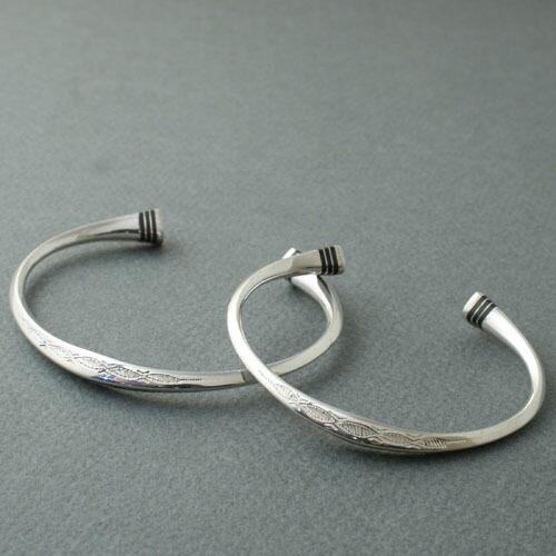 TUAREG SILVER JEWELRY CURVING SQUARE END BRACELET : CG-STORE