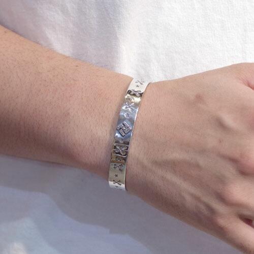 Atease MANJI SWASTIKA BRACELET_2