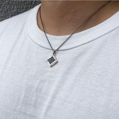 アティース（Atease） Atease CUTOUT COIN STONE NECKLACE : CG-STORE