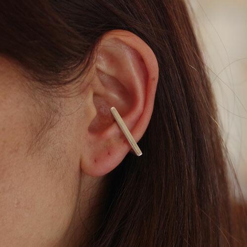 mollive・TRIANGLE EAR CUFFの画像