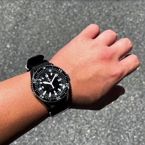 NAVAL WATCH（ナバルウォッチ） NAVAL WATCH US Forceデイト付き