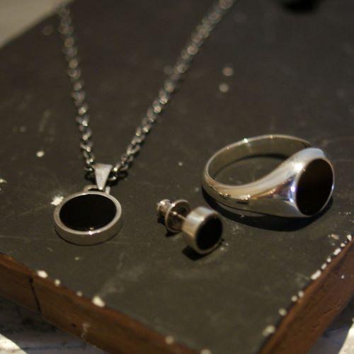 モリーヴ mollive ONYX RING SIGNET FLAT ROUND 佐藤健さん着用 モリーヴ mollive ONYX RING SIGNET FLAT ROUND 佐藤健さん着用