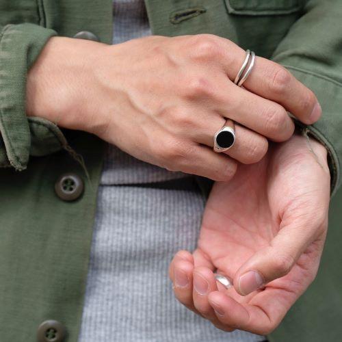 モリーヴ mollive ONYX RING SIGNET FLAT ROUND 佐藤健さん着用 モリーヴ mollive ONYX RING SIGNET FLAT ROUND 佐藤健さん着用