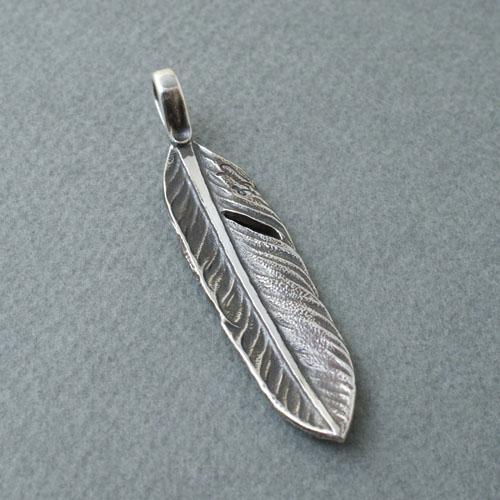 Rooster King & Co.×LYNCH SILVERSMITH FEATHER NECKLACE with NAJA CG