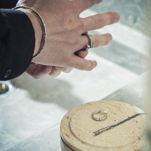 ★近々削除予定★　Vantique　ヴァンティーク　自動巻き　定価66,000円 Vantique（ヴァンティーク） Vantique TUAREG SILVER BRACELET BAR