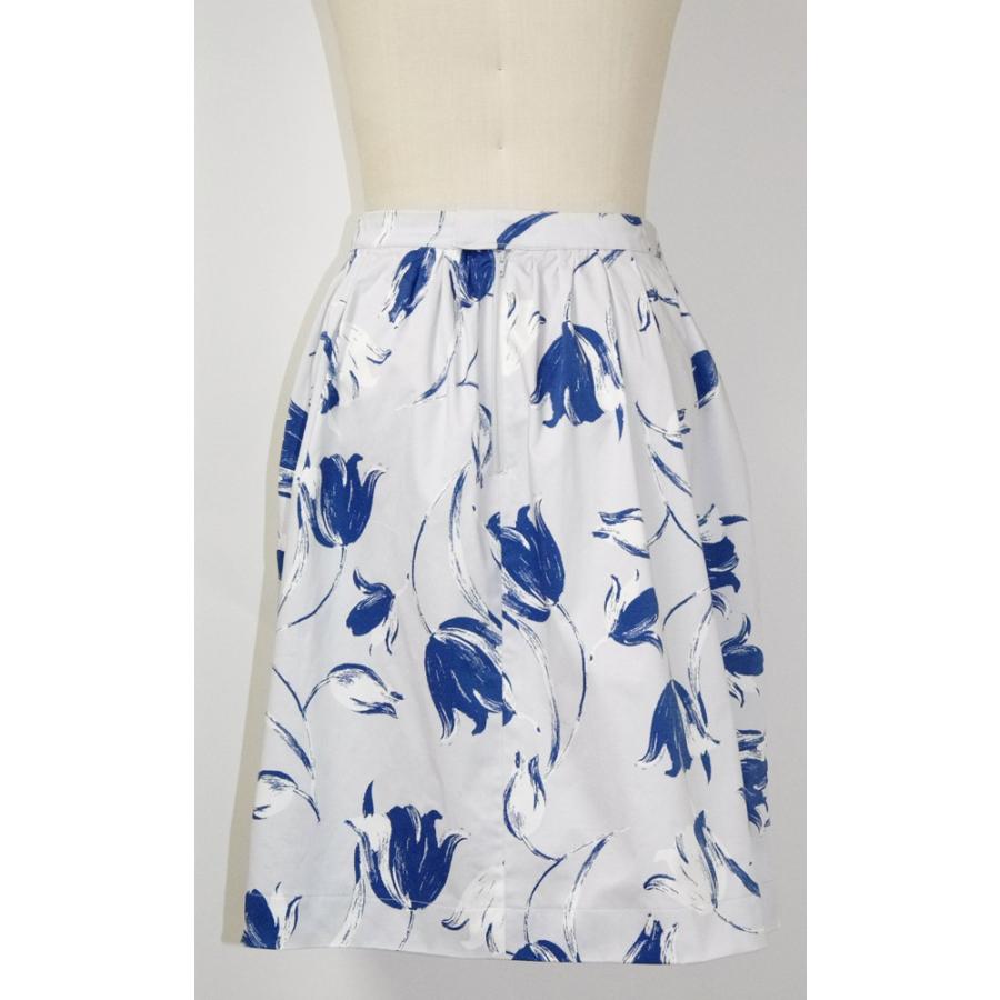 Skirt With Blue Tulip 2 |  | 04