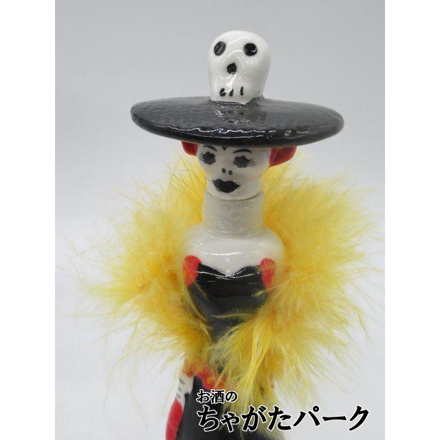 ミニサイズ】 ドーニャ セリア レポサド 装飾ガイコツ陶器ボトル 40度