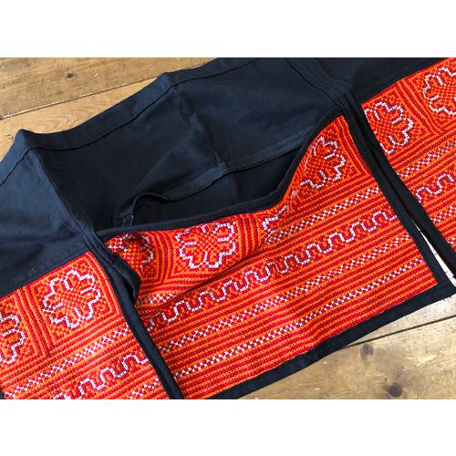 カフェエプロン　モン族刺（オレンジ系）　タイ雑貨　タイ料理　エプロン　モン族　民族衣装 |  | 14