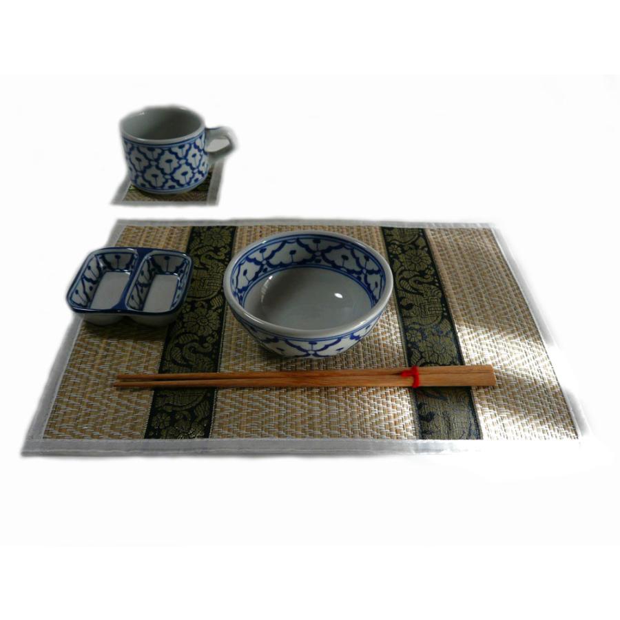 ランチョンマット【白】象 6枚組 コースター付[1セット]タイ雑貨　タイ料理　テーブルウェア　ランチョンマット　象　井草 |  | 04