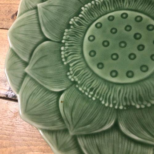 タイ王国 セラドン焼き 蓮の花デザイン食器11点セット タイ王国 セラドン焼き 蓮の花デザイン食器11点セット
