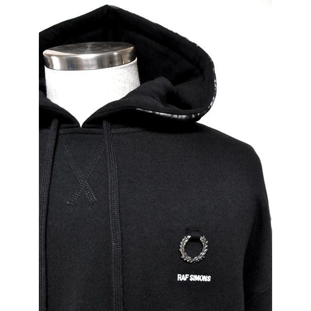 raf simons fred perry コラボ　カットソー　メタルチャーム raf simons fred perry コラボカットソーメタルチャーム