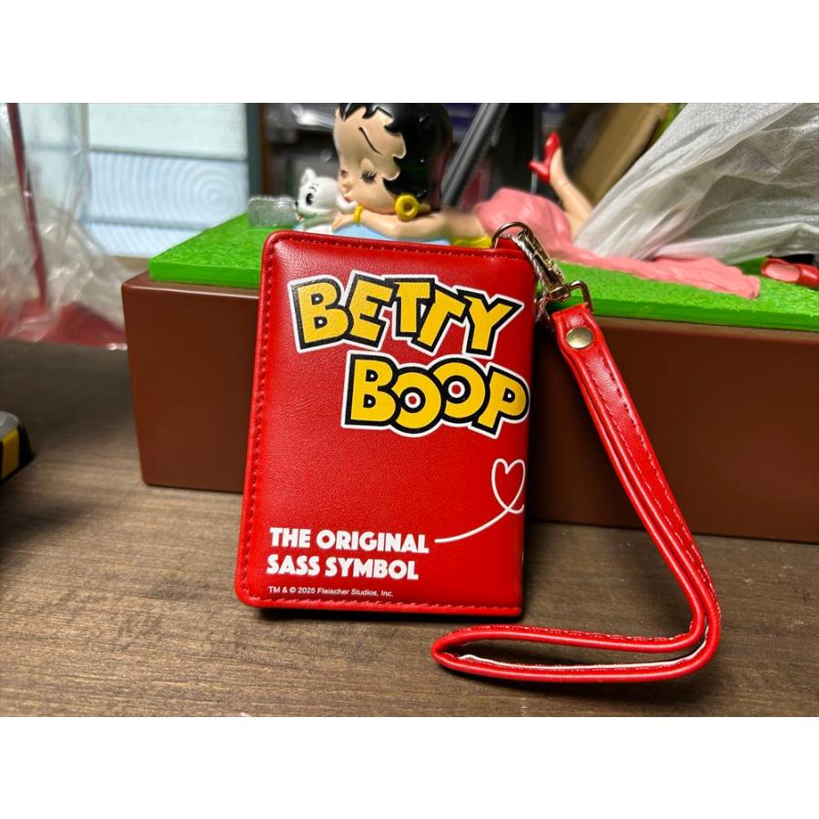 【BETTY BOOP】 【激レア/海外】ベティ・ブープ小物ケース ベティちゃん ベティーちゃん ベティブープ（BETTY-SASS）パスケース 定期入れ 手帳