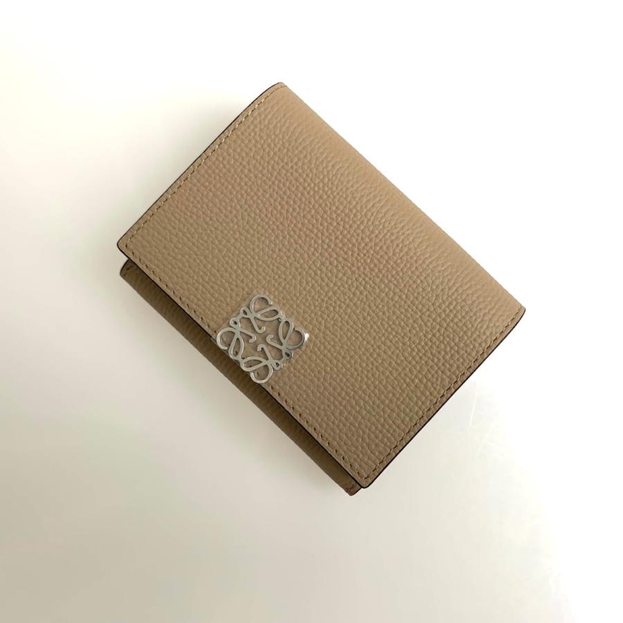 ロエベ LOEWE 財布 小財布 三つ折り ３つ折り サンド レザー 本革 財布