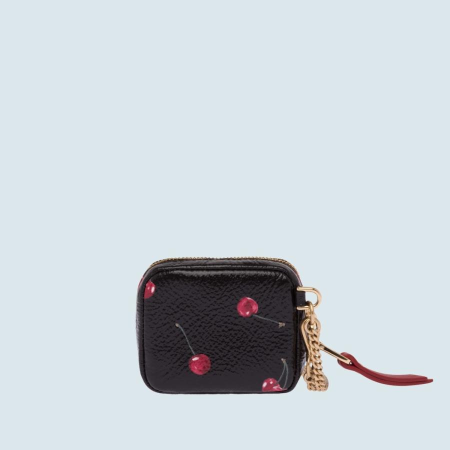 47 割引 送料0円 ミュウミュウミュウミュウmiumiuバッグバック化粧ポーチコスメポーチポーチブラックレッドゴールドチェリープリントゴートスキンレザー 収納 メイク小物 Urbanfarminginstitute Org