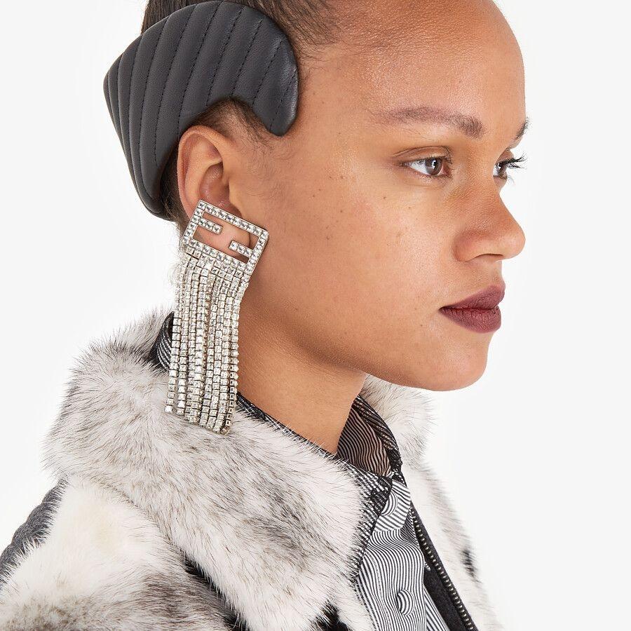 0円 新作商品 フェンディ FENDI イヤーカフ 0円 新作商品 フェンディ FENDI イヤーカフ