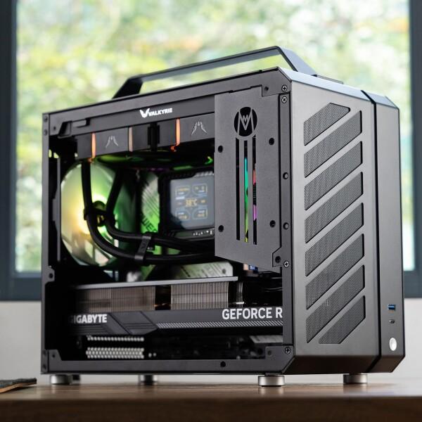Mechanic Master（メカニックマスター） C28 ケース｜17.9L超コンパクト 携帯ハンドル付 MATX対応 240水_1