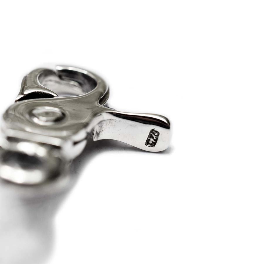 シルバー925製 29×19mm リリー デザイン 百合の紋章 ナスカン 金具 レバー型 キーホルダー ストラップ パーツ レバーナス 純銀 |  | 03