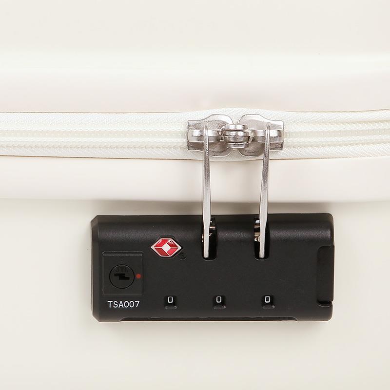 ハローキティ キャリーバッグ 29L 4輪キャスター 360度 TSA スーツ
