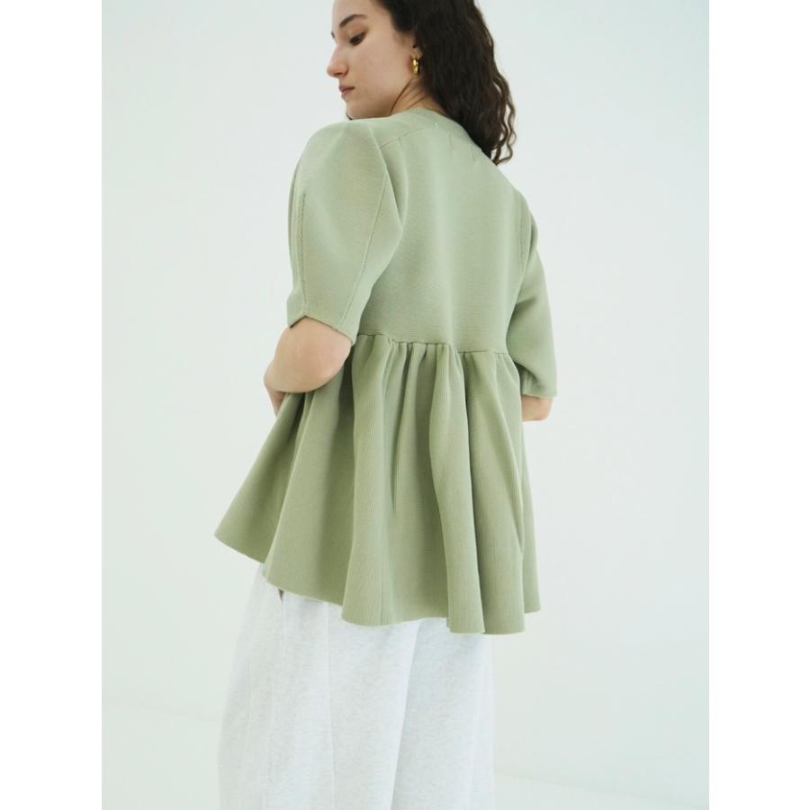 新品未使用タグ付きCLANE PEPLUM HAND KNIT TOPS グレー 11月4日(火)発売アイテムのご紹介。職人の手編みによって丁寧に仕立て