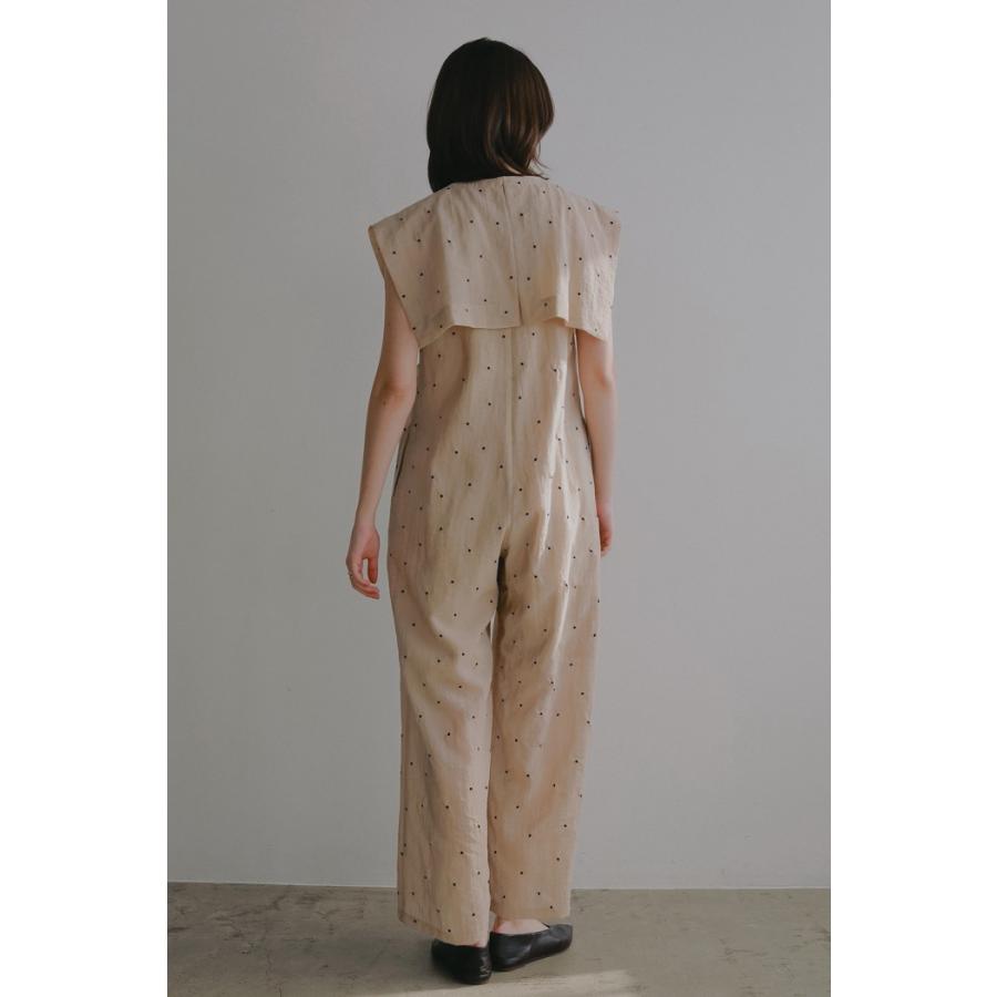 MANOF ベージュ Vネック オールインワン MANOF（マノフ）の「VEST ALL