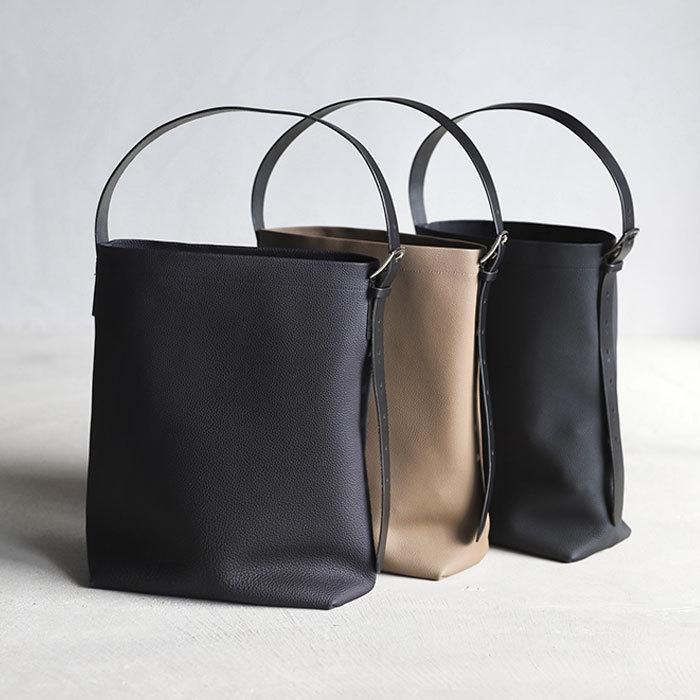 CHARGER バッグ ANNAK別注 ワンハンド2Wayレザーバッグ 2Way Leather Bag 本革 トートバッグ ショルダーバッグ ブラック/ネイビー/トープ 3色展開 :chak20bag:Charger.web-store - 通販 - Yahoo!ショッピング CHARGER バッグ ANNAK別注 ワンハンド2Wayレザーバッグ 2Way Leather Bag 本革 トートバッグ ショルダーバッグ ブラック/ネイビー/トープ 3色展開 :chak20bag:Charger.web-store - 通販 - Yahoo!ショッピング