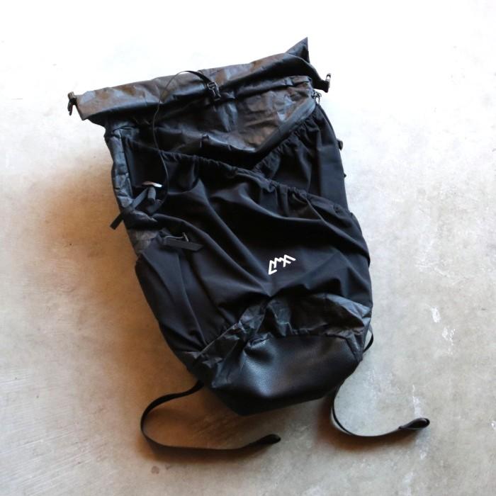 COMFY アウトドアリュック ブラックOUTDOOR GARMENT 美品 COMFY OUTDOOR GARMENT CMF OUTDOOR GARMENT バッグ リュック