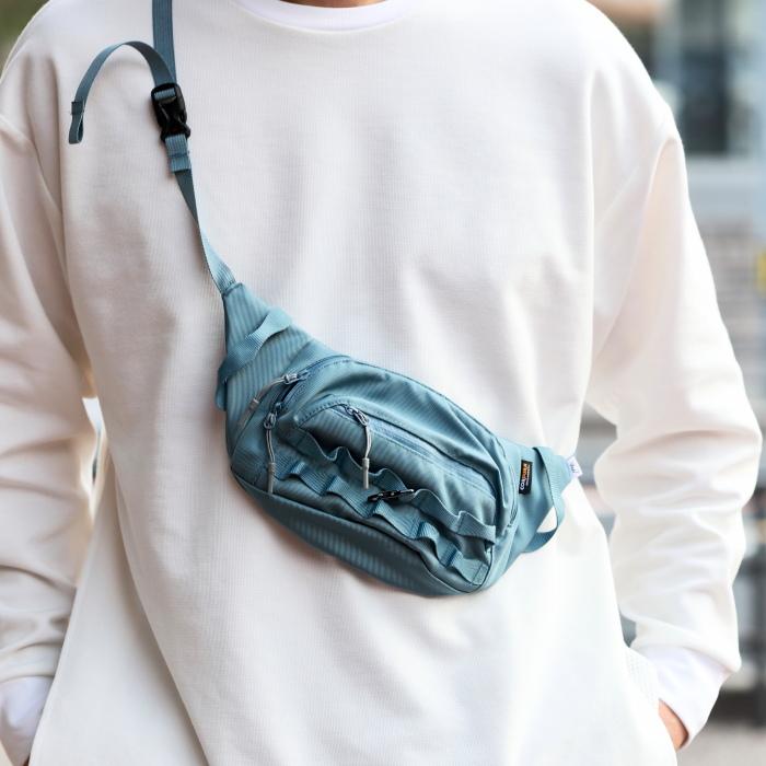 COMFY OUTDOOR GARMENT CMF OUTDOOR GARMENT 斜めがけ ショルダー