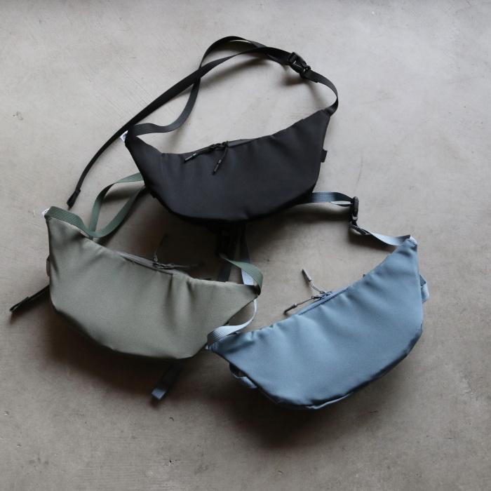COMFY OUTDOOR GARMENT CMF OUTDOOR GARMENT 斜めがけ ショルダー