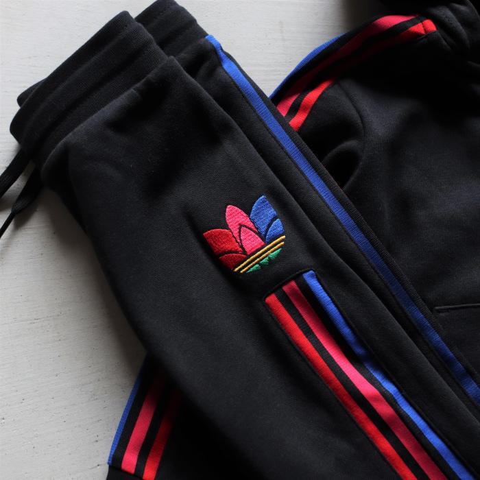 Sale 30 Off アディダスオリジナルス キッズ Adidas Originals 3d トレフォイル フルジップパーカー 上下セット ライトピンク ブラック 秋冬新作 Gd264 Charger Web Store 通販 Yahoo ショッピング