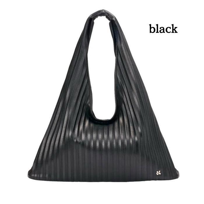 本日限定　　Knuth Marf leather pleats bagブラック Knuth Marf（クヌースマーフ） バッグ レザー プリーツ バッグ leather