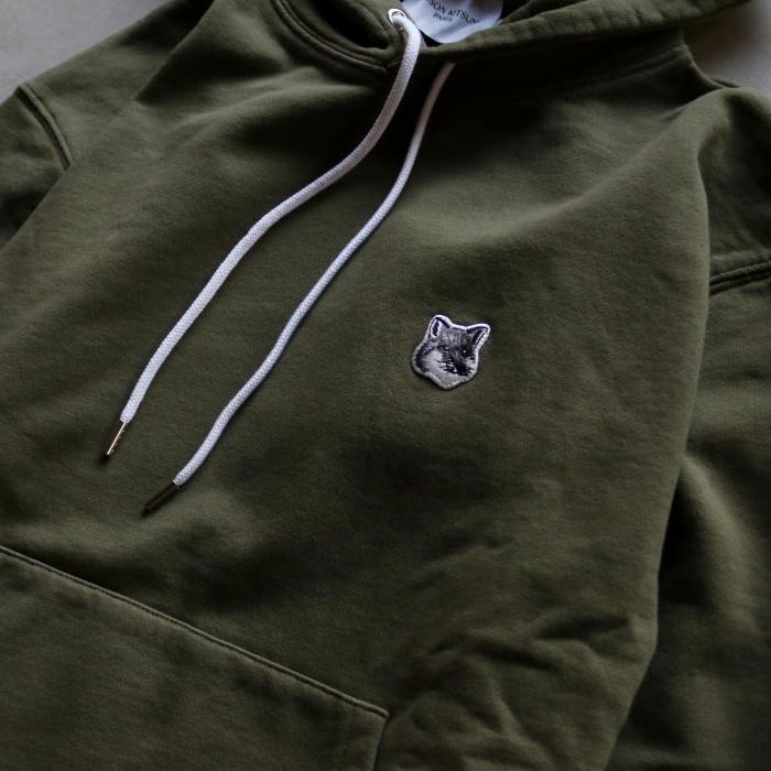 メゾンキツネ パーカー  MAISON KITSUNE グレー フォックスヘッド パッチ フーディー GREY FOX HEAD PATCH CLASSIC HOODIE カーキ2022秋冬新作｜charger｜05