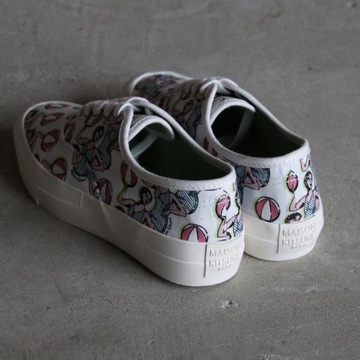新品未使用☆STRIPED CANVASLACED SNEAKERSメゾンキツネ MAISON KITSUNE メゾンキツネ スニーカー ダンシング ガールズ