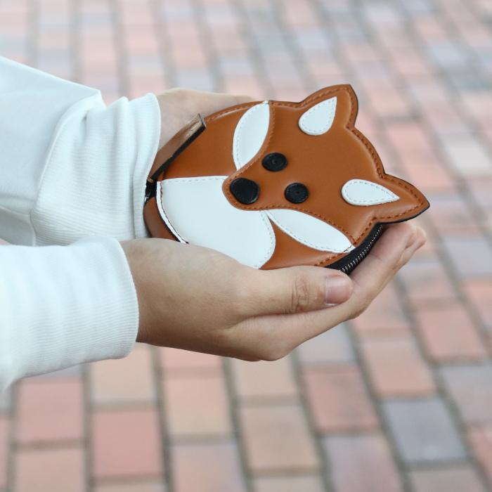 メゾンキツネ コインケース レザー MAISON KITSUNE フォックス ヘッド コインケース FOX HEAD COIN PURSE WITH  HOOK ブラウン BROWN 2023春夏新作