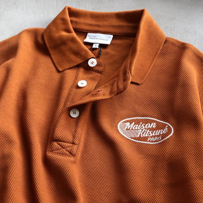 メゾンキツネ ポロシャツ MAISON KITSUNE オーバーサイズ テクスチャード ポロ OVERSIZE TEXTURED POLO ブラウン  TOBACCO 2024春夏新作