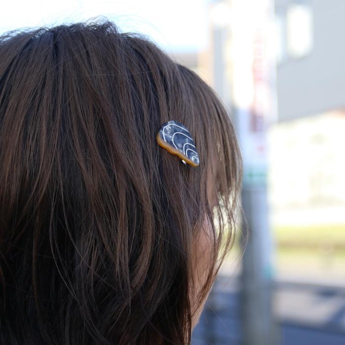 ククシュゼット 正規商品 ヘア アクセ ピン かわいい 海 夏 フランス ギフト  Coucou Suzette ムール貝 クリップ Mussel Hair Clip グレー Gray｜charger｜15