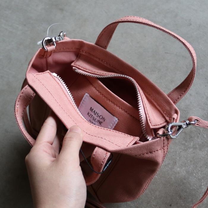 新品タグあり Maison Kitsuné ピンク ミニトートバッグ Maison Kitsuné ピンク ミニトートバッグ - メルカリ