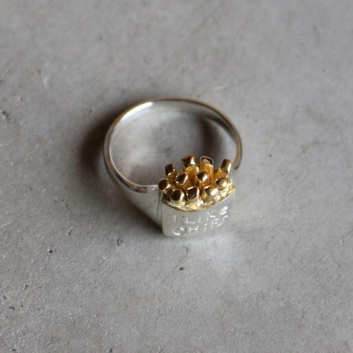 Poly Things 正規取扱 ポリーシングス リング アクセサリー ギフト チップス ポテト リング  I Like Chips Ring シルバー×ゴールド Silver×Goldの画像