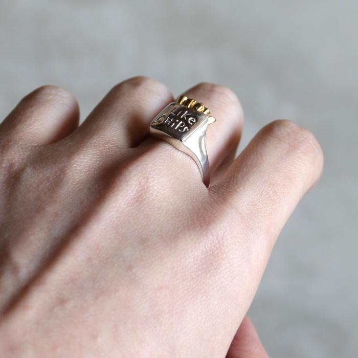 Poly Things 正規取扱 ポリーシングス リング アクセサリー ギフト チップス ポテト リング  I Like Chips Ring シルバー×ゴールド Silver×Goldの画像