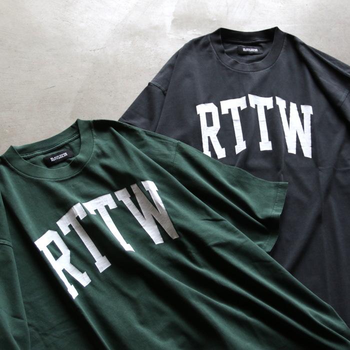 ROTTWEILER PIGMENT PHOTO T ブラック ROTTWEILER - RTTW TEE (BLACK) / カレッジロゴ プリント T