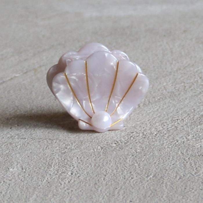 ククシュゼット 正規商品 ヘア アクセ クリップ かわいい 海 夏 Coucou Suzette ホタテ 貝 ミニ ヘアクロー Scallop Shell Mini Hair Claw ホワイト White 通販 Scallop Shell Mini Hair Claw ヘアクリップ バレッタ