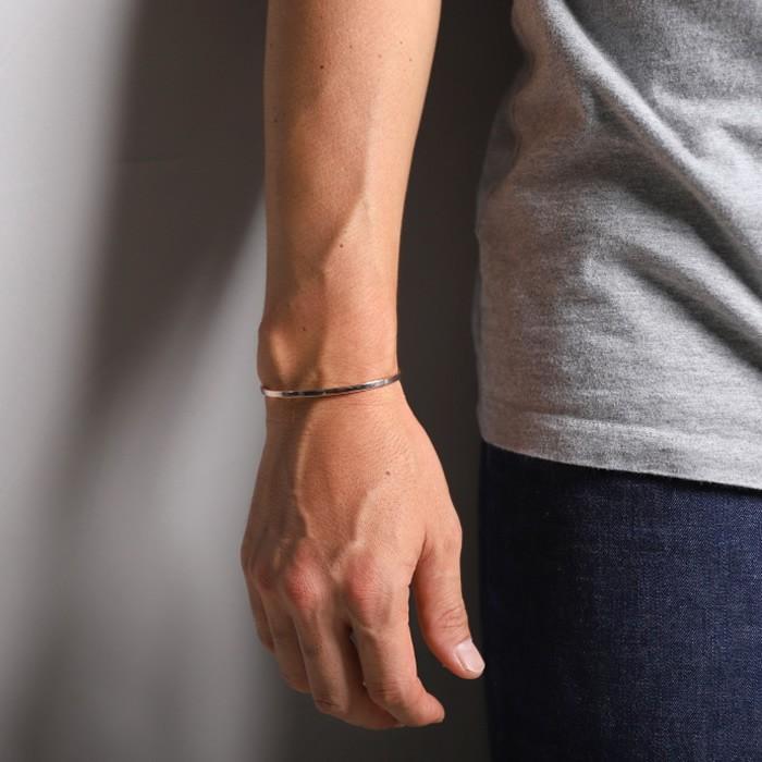 Suman Dhakhwa（スーマンダックワ） バングル モクメ ナロー カフ