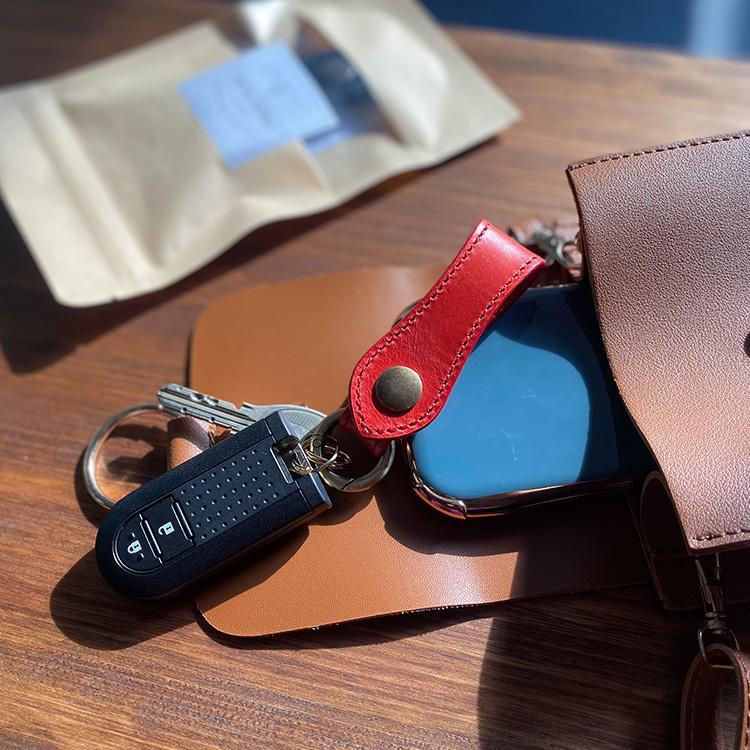 Charis Poche（カリスポシェ） キーホルダー レディース メンズ 車