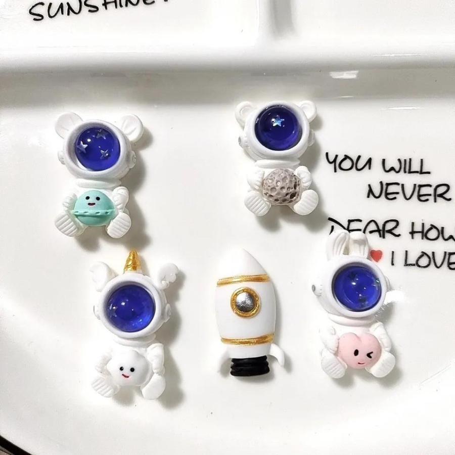 超特価sale開催 メンズアクセサリー かわいい おしゃれ かっこいい ピンバッチ バッジ ブローチ アクセサリー 宇宙飛行士 ロケット 樹脂 5個 Www Threeriversofs Com