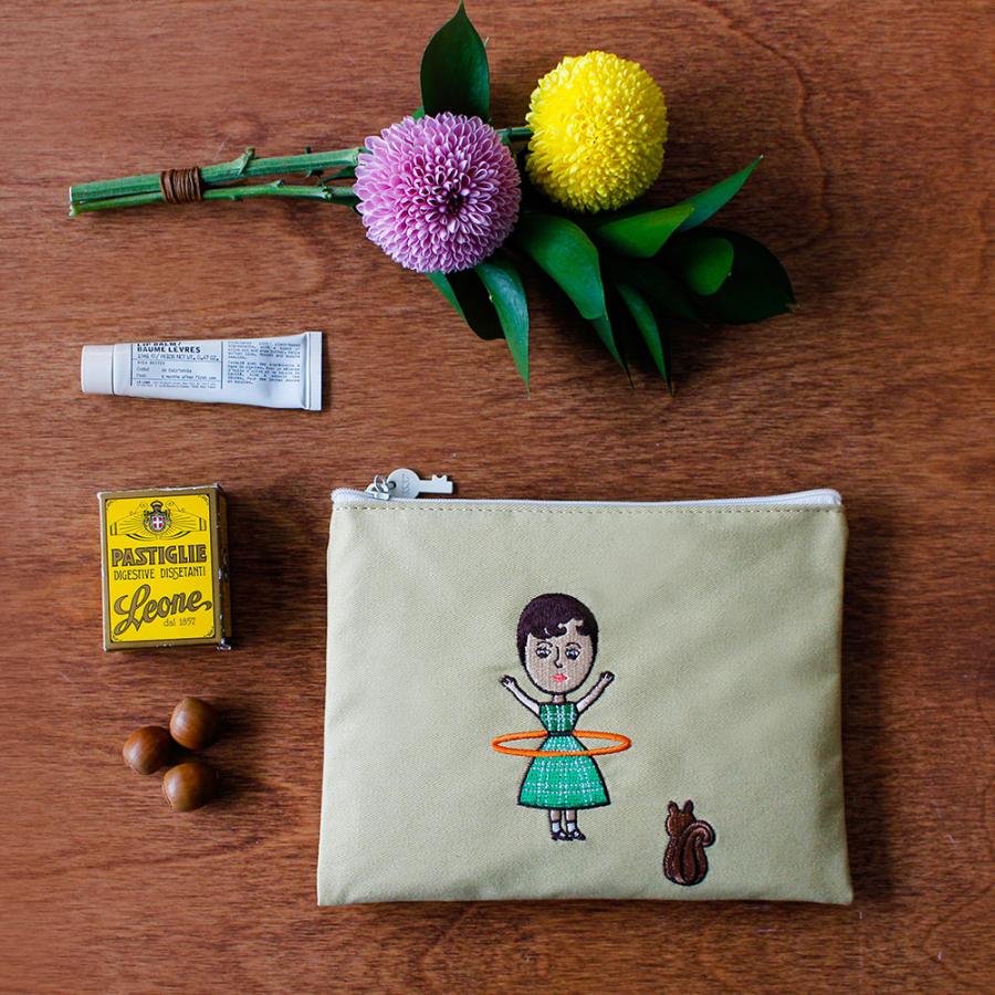 ポーチ かわいい おしゃれ 刺繍 メーク メイク コスメポーチ コットン イラスト 財布 ウォレット ケース 韓国 1537 |  | 13