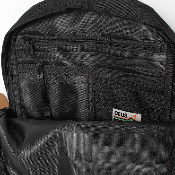 DEUS EX MACHINA（デウスエクスマキナ） Hinterlands Day Pack バック 